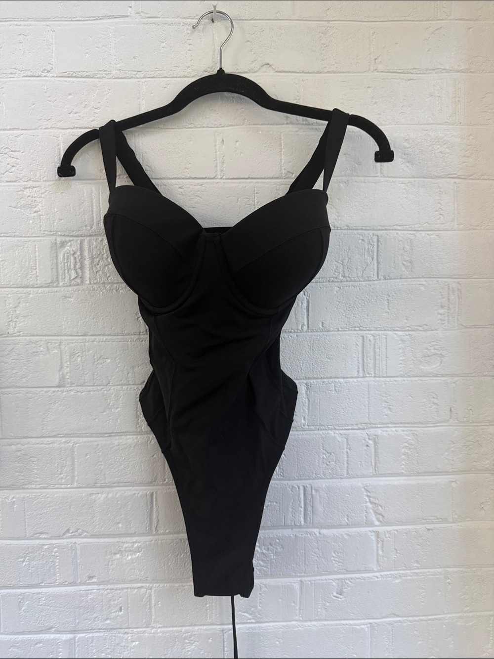57. NWOT  TA3 $175 TA3 SMALL REGULAR LONG HI CUP  HI CUT LUSHY    STYLE